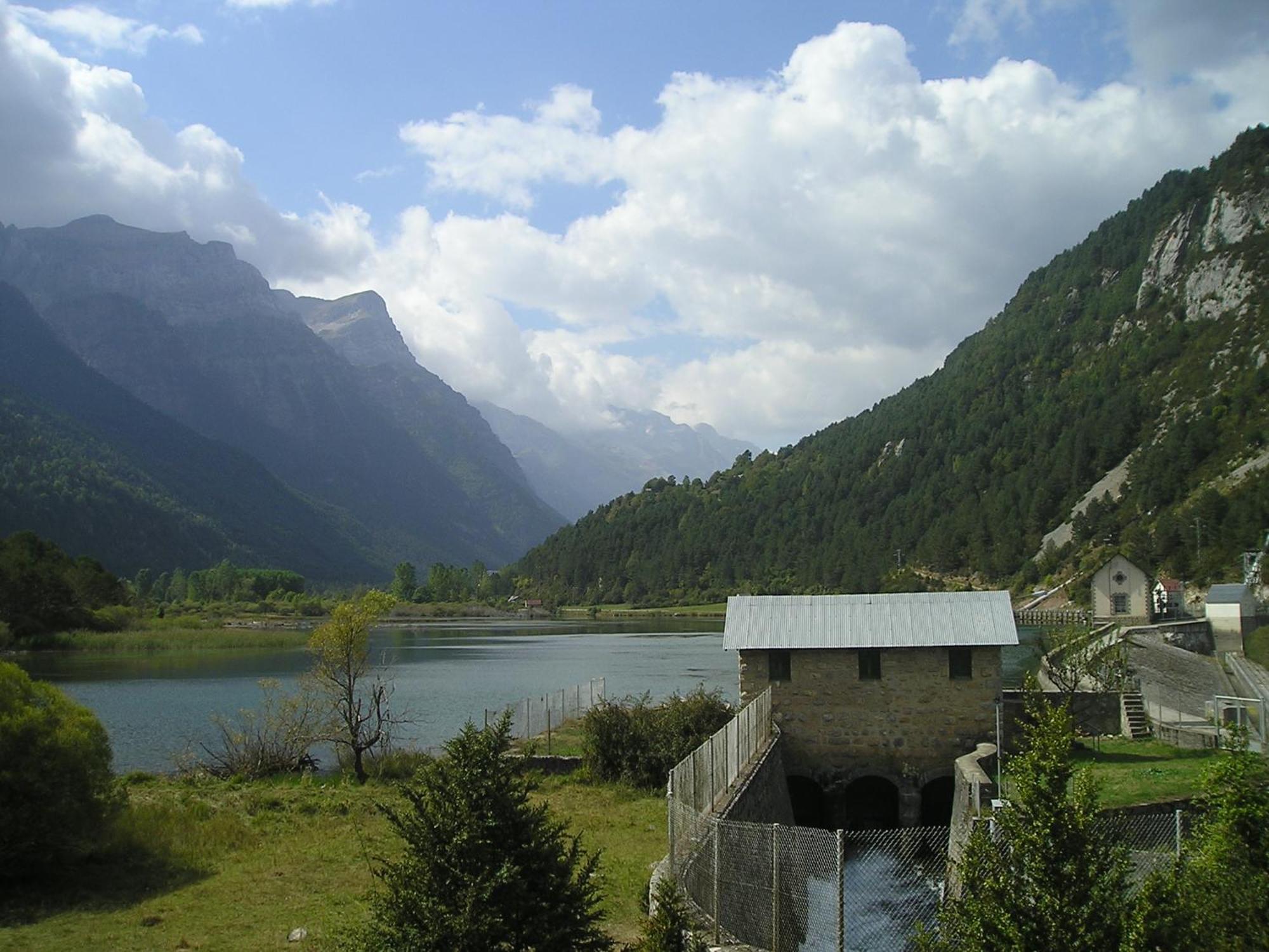 Camping Pineta Hotel Bielsa Bagian luar foto
