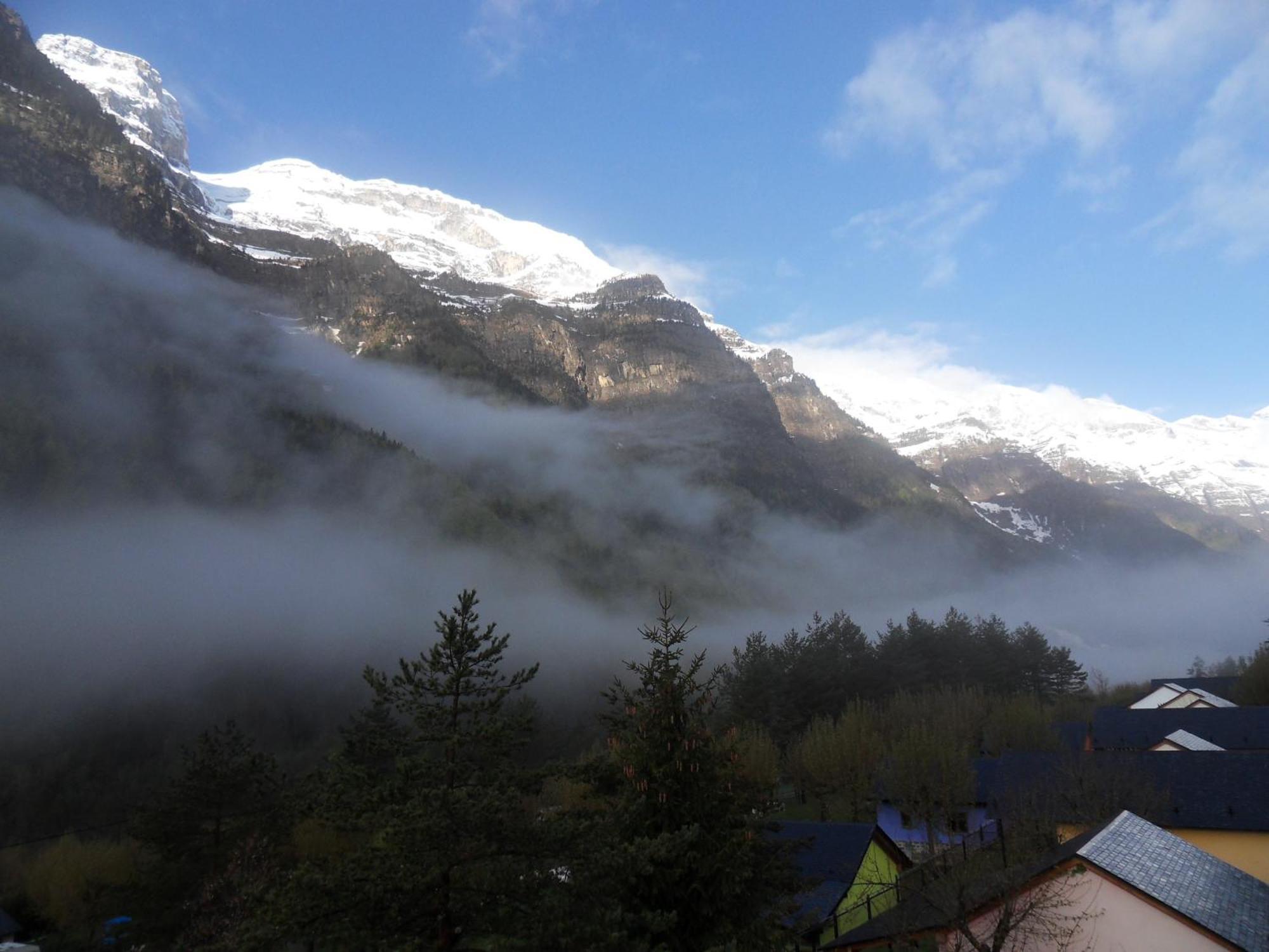 Camping Pineta Hotel Bielsa Bagian luar foto